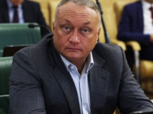 Дмитрий Савельев: между громкими обвинениями и делами, о которых молчат СМИ